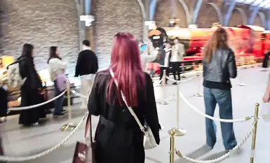 大奶肥臀少女福利姬【小小Q】跟小Q一起去哈利波特園區約會吧