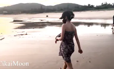 天花板露出狂人御姐【cikaimoon】新作+近期作品合集，田野里的自由：與農民共度的一天，在農民面前全裸露出，在沙灘人前全裸露出，真的是大膽完全不怕啊 (9)