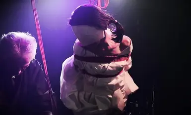 Domestic Internet Celebrity Photo Collection [Ligui] Ligui's Extremely Large-Scale Nude Bondage with Wax Drip and Two Women Licking Feet (1)