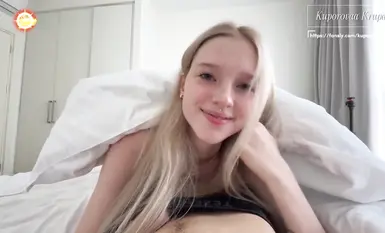 Cô gái tóc vàng xinh đẹp với tất đen đến từ châu Âu và Mỹ [Kuporovaa Krupa]: Anh trai kế, hãy sưởi ấm em bằng thân thể anh, ôi, bằng dương vật của anh. Hãy làm tình và xuất tinh vào âm đạo ngọt ngào của em gái kế em.