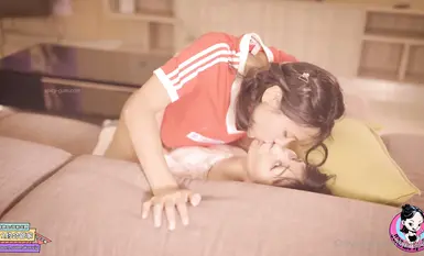 Onlyfans Chinese online porn star Li Yueru [OF private photo shoot football babe interview was sexually harassed and played with in a double penetration (1)