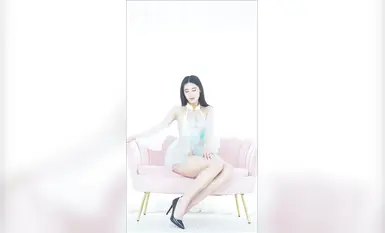 K8 Dance Troupe's high-value, long-legged model [Qian Yun] performs a seductive nude dance in black stockings, exuding passion and allure (1).