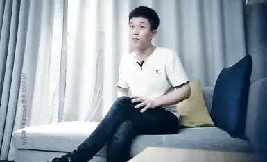 เด็กสาวคนหนึ่งมาถึงกลางดึก ถึงเวลาที่ต้องเลือกระหว่างสองทางเลือกอีกครั้ง ภาพโคลสอัพแสดงให้เห็นเธอเลียและดูด ขี่อยู่ด้านบนและบิดเอว ยกขาขึ้นและดันไปด้านข้างโดยที่มือไขว้กันเพื่อการร่วมเพศที่เร่าร้อน