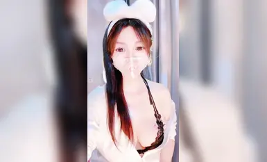 [Màn Mưa] Nữ sinh ngực khủng - Màn múa khỏa thân quyến rũ và đầy đam mê với màn lắc ngực điên cuồng - Ngực lớn nhấp nhô lên xuống