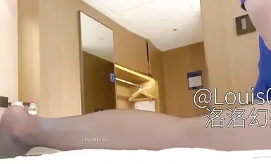 Rumah Fantasi Lolo - Stoking Hitam dan Tiada Seluar Dalam Menggoda Tukang Urut 2