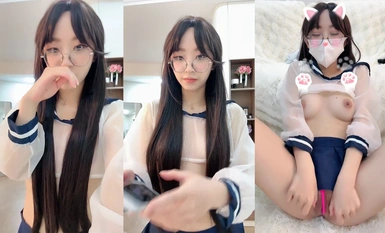 【精品粉宝宝】极品高颜值眼镜嫩妹透明水手服