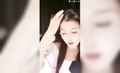 [Tangtang] Rupa parasnya setanding dengan ahli kumpulan wanita Korea. Tarian seksi seorang anggota polis wanita, lampu berwarna-warni, tarian bogel, dan pertunjukan melancap prop pertama. Selepas menonton persembahannya, tiada apa lagi yang berbaloi untuk