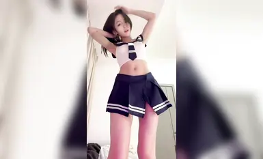 Video phúc lợi tùy chỉnh xe thể thao của nữ streamer nổi tiếng trên mạng 'Feng Baobao' với chất lượng hàng đầu, đầy màu sắc, ngực khủng, chân dài, múa khỏa thân, thủ dâm, tắm và rên rỉ siêu quyến rũ 4 (14)