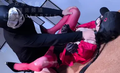 異類性癮情侶，177大長腿反差母狗【svj798ds】超強觀感黑紅皮衣絲襪情趣套裝口舌挑逗，深摳騷穴，後入翹臀，無套內射!