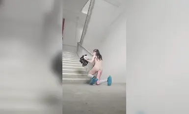 推特网红户外露出博主【TonyJ和贝贝】COS萝莉塔户外露出水手服学生装肛塞狐狸尾巴自慰口交性爱啪啪(2)