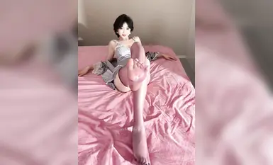 抖音福利高颜值女神级长腿丝袜御姐『小久红』诱惑视频各种职业装脸穴同框骚穴特写自慰满满女人味(4)