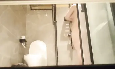 飯店淋浴間偷窺 2 - 業餘偷窺