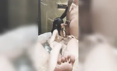 12월 트위터 바람둥이 원조 블로거, 음탕한 어린 아내와 난교 섹스를 하며 "과일 키우기" "온천 여행: 육체 화장실" 남편이 현재 범죄를 저지르고 있는 가운데, 서클 서클의 첫 번째 걸작, 중국 AV가 곧 세계로 진출할 예정(3)