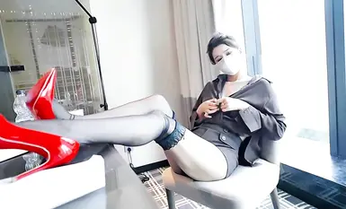 【糖心up主】雪乳尤物【菲歐娜】《補習老師的肉穴獎勵》肉棒被乳交吸食逗硬了 無毛穴上位插入暖暖包裹 汁液泛濫口爆食精！超清源碼