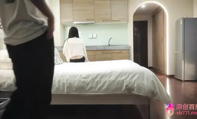 三等書生の李白は今日、美容院のオーナーと会いました。経営が苦しいので、彼女は副業として売春婦をしていました。彼女はスタイルが良く、施術中も苦痛で叫び続けました。ついには我慢できなくなり、自分の手で私の射精を手伝ってくれました。