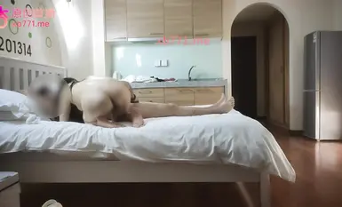 三等書生の李白は今日、美容院のオーナーと会いました。経営が苦しいので、彼女は副業として売春婦をしていました。彼女はスタイルが良く、施術中も苦痛で叫び続けました。ついには我慢できなくなり、自分の手で私の射精を手伝ってくれました。