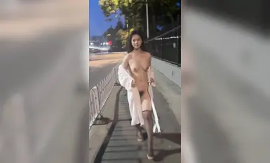 人気オンラインガールズグループ[Ximeng Studio]には、[Hanhan Xiaolei]という若い学生が参加しており、深夜の路上でJKランジェリー風の衣装で露出している。(1)