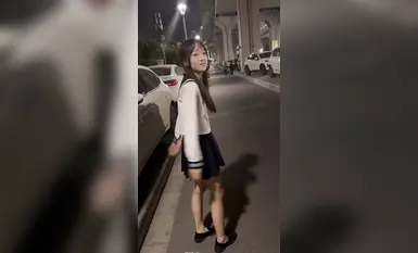 網紅高顏值美少女團隊【西萌工作室】學生嫩妹【涵涵 小淚】深夜街頭戶外露出 JK情趣制服誘惑 (2)