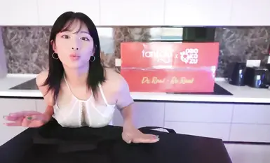 Pixivで100万人のフォロワーを持つ日本のネット有名人「おぼこず」が素顔を公開：痴女な日本の義妹の激しいフェラと中出しの誘惑に抵抗できない（1）