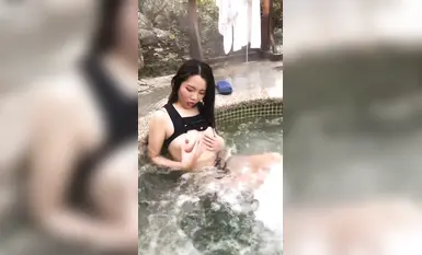 网红高颜值美少女团队【西萌工作室】户外露出温泉沐浴裸体问路车内自慰(5)