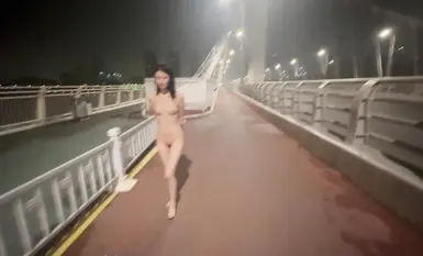 网红高颜值美少女团队【西萌工作室】极品在校女大学生【濑濑】露脸全果游走学校裸舞调教(7)