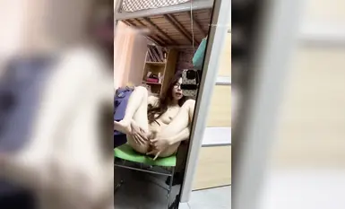 15万人のフォロワーを持つDouyin美女「小水泣かない」のプライベート写真とカスタマイズ特典集。顔出し写真、ストッキングと足を身につけた写真、貧乏女性の女神と金持ち男性の慰み者の写真など（3）。