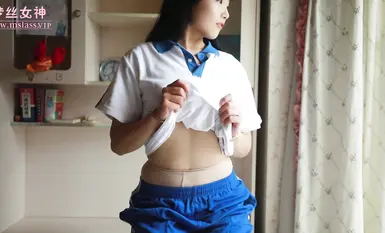 夢絲女神 內部定製 高顏值嫩妹 靈唯 大學生反差私拍，無內肉絲，土豪露點定製蜜桃臀粉穴 (5)