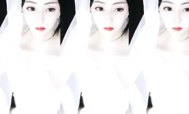 NetEase CC's beautiful welfare girl 'Xingye' has a large-scale customized exposure of her vagina and slutty dance. She touches herself, uses props, and thrusts into her thick black forest (10).