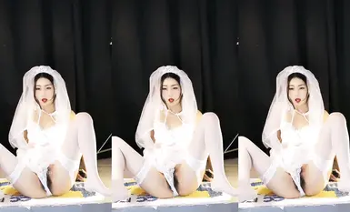 NetEase CC's beautiful welfare girl 'Xingye' has a large-scale customized exposure of her vagina and slutty dance. She touches herself, uses props, and thrusts into her thick black forest (10).