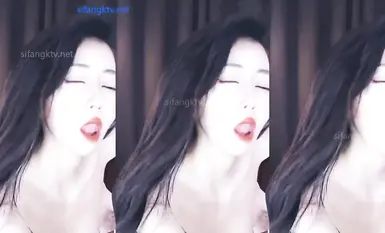 网易CC 美女福利姬『星也』大尺度定制露逼骚舞自摸道具抽插浓密黑森林(3)