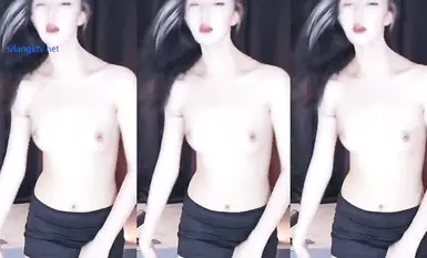 网易CC 美女福利姬『星也』大尺度定制露逼骚舞自摸道具抽插浓密黑森林(3)