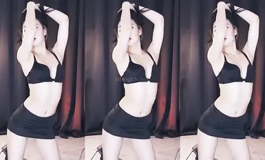 ซิงเย่ สาวสวัสดิการแสนสวยของ NetEase CC มีการเปิดเผยช่องคลอดและเต้นยั่วยวนแบบเฉพาะตัวขนาดใหญ่ เธอสัมผัสตัวเอง ใช้พร็อพ และสอดใส่เข้าไปในป่าดำหนาของเธอ (6)