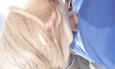 推特60W粉絲狐系極品女友「kitty」美女在停車場被內射了