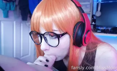 佐倉双葉はチームメイトの待ち時間を利用してあなたとセックスをし、後背位であなたの顔と大きなお尻を叩きます。