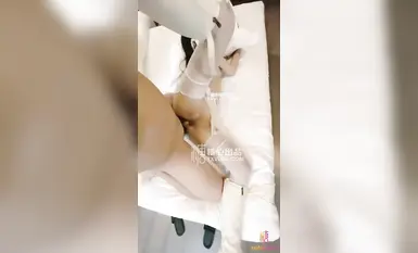 91 사랑스러운 꼬마 마녀 귀여운 소녀 [계란 팬케이크] 로리타 스타일 미녀 - 하얀 스타킹을 신은 귀여운 여학생이 성관계의 쾌감을 만끽하고 있다