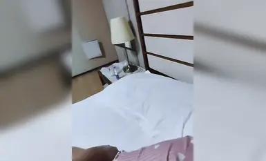 私房网红摄影大神【老虎菜】回归第6帖_和水手服萝莉学生妹小爽的卧铺之旅_开裆黑丝_白虎嫩穴_跳蛋自慰_居然半夜钻我被窝!_5