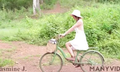 놀라운 미모와 달콤한 대조를 지닌 베트남 여신 [jasminej9966]: 진동기를 사용한 야외 노출, 격렬한 자위, 오르가즘 및 사정의 아름다운 개인 사진 (12)