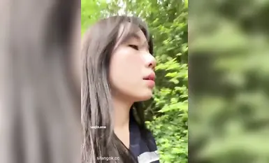 2025年12月新作，萬元定製，主人給的任務【小妹】勾搭老大爺，露胸給老頭看，讓老頭點評胸部，想給老頭口交被老頭拒絕！