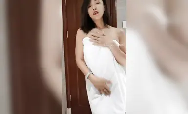 風騷冷酷臉御姐『薄荷女王』自慰福利 極品高跟絲足奶頭聳立淫語誘惑 (6)