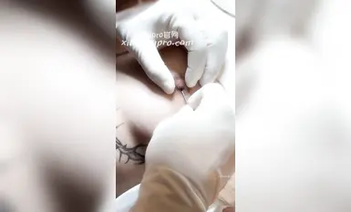 โลลิสาวคัพ E บริสุทธิ์และไร้เดียงสา "ลิตเติ้ลด็อกโปร" โบนัสการฝึกใหม่ล่าสุดประจำเดือนธันวาคม: ถูกล่ามโซ่ ห่อด้วยน้ำมัน ร่างกายถูกฉีกออก เผยให้เห็นถุงน่องสีดำที่เผยให้เห็นหน้าอกขนาดใหญ่และบั้นท้ายอวบอิ่ม (4)