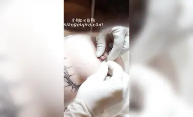 Puro at inosenteng E-cup loli na "Little Dog PRO" ang pinakabagong training bonus noong Disyembre: nakatanikala, nakabalot ng langis, pinunit ang katawan gamit ang itim na medyas na nagpapakita ng malalaking suso at matatabang puwitan (4)