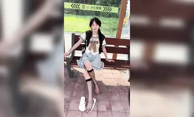 Đặc quyền chụp ảnh người mẫu chân [Lime Film] Cô gái hàng xóm trong sáng và ngây thơ [A Huang] Trạm xe buýt JK (1)