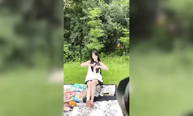 足模摄影福利【青柠映画】邻家清纯少女【阿慌】草坪露营(1)