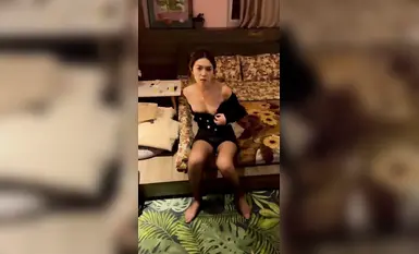 ประวัติทางเพศของ Wang Luofei ผู้สำเร็จการศึกษาจากมหาวิทยาลัยการเงินและเศรษฐศาสตร์เซี่ยงไฮ้: เธอถูกเลี้ยงดูโดยทายาทรุ่นที่สองผู้มั่งคั่งในเมืองฮาร์บินเป็นเวลา 100 วัน โดยกินและอาศัยอยู่ด้วยกัน และในที่สุดก็กลายเป็นสุนัขตัวเมียของเขา (3)