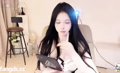 톱 여신 [Hahaha_ha2]의 최신 티켓 살포 쇼 모음, 다양한 섹시 유니폼 유혹, 여러 소품을 이용한 추삽질, 대공포처럼 질액을 여러 번 분출하여 바닥을 광활한 바다처럼 뒤덮는다(12)