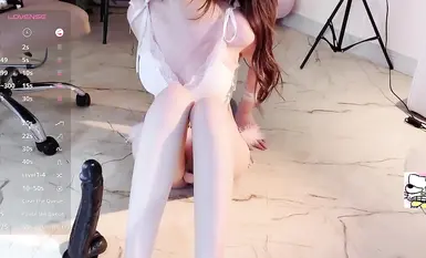 頂流女神【Hahaha_ha2】最新門票噴水大秀合集，各種情趣制服誘惑， 多個道具抽插 多次潮噴 淫水如高射炮 噴的地板上猶如一片汪洋 (35)