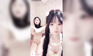 สาวสวยประจำโรงเรียนพาเพื่อนสนิทของเธอไปทะเลเป็นครั้งแรกเพื่อถ่ายทอดสด [Evil Twin Tails] และเป็นตัวอย่าง~ มีการใส่พร็อพเข้าไปอย่างบ้าคลั่ง (21)