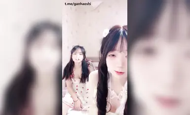 สาวสวยประจำโรงเรียนพาเพื่อนสนิทของเธอไปทะเลเป็นครั้งแรกเพื่อถ่ายทอดสด [Evil Twin Tails] และเป็นตัวอย่าง~ มีการใส่พร็อพเข้าไปอย่างบ้าคลั่ง (21)