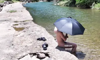 2025年12月最新美女下鄉送福利,鄉親們嚇壞了【cikaimoonLiWaynix】雙人遊山玩水，調戲農村大叔，美景佳人相得益彰