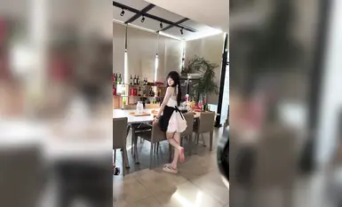 足模摄影福利【青柠映画】邻家清纯少女【阿慌】服务员指甲油素材